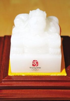伦敦奥运徽宝玉玺今年拍卖价格？奥运会玉玺