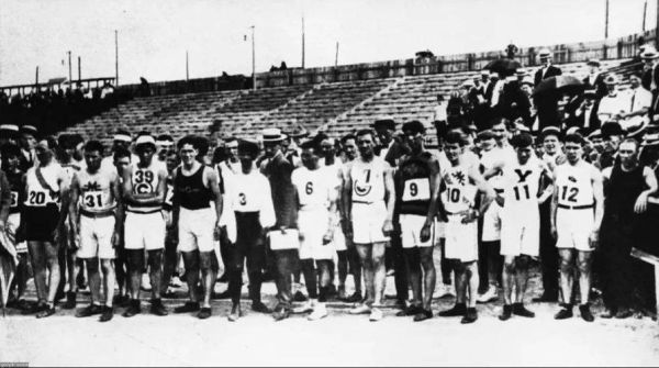 1916年第几届奥运会因一战停办，中国首位速滑世界冠军也是中国冬季运动史上第一位世界冠军的是谁？奥运会一战