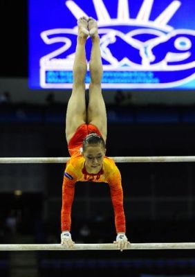 2010体操世锦赛女子高低杠冠军？伦敦奥运会高低杠决赛