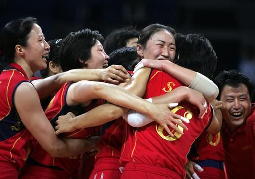 2004年雅典女排决赛中文直播时间？2004年女排奥运会决赛
