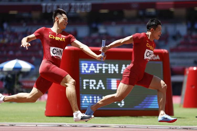 中国队4x100接力什么时候拿牌（2008奥运会4x100决赛）