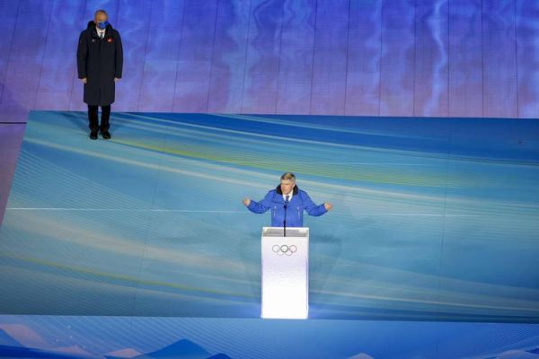 修改病句，正兴致勃勃地观看2022年北京冬奥会开幕式（病句北京奥运会）