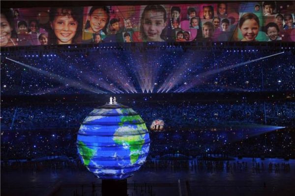 2008奥运开幕主题曲演唱（2008年奥运会开幕式英文）