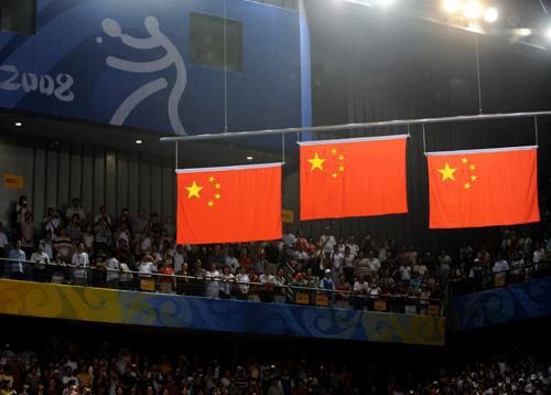 2008奥运会五星红旗谁唱的（奥运会没国旗）