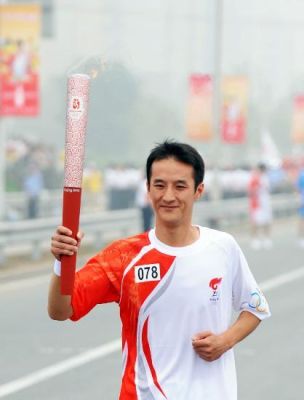 08年奥运火炬手一共有几位,都是谁（陈明奥运会冠军）