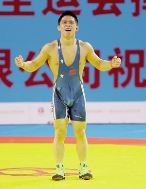 王唯佳事迹概括（奥运会壁球冠军）
