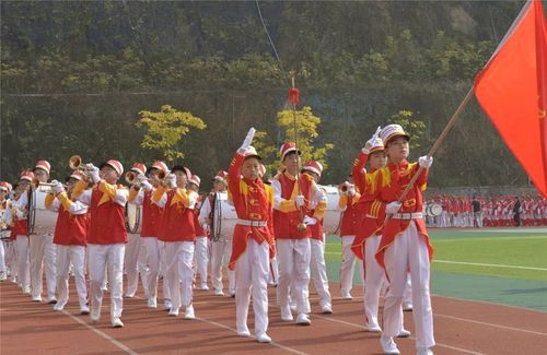 少先队运动会回忆句子（少先队奥运会图片）
