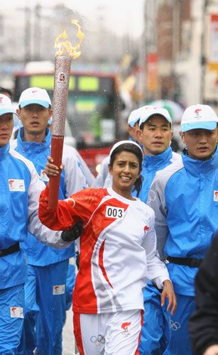2008美国是谁接奥运圣火（奥运会 冲金）